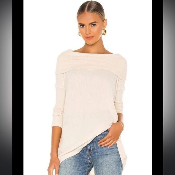 11. $89 NWT Free People long sleeve sweater🌙 - Picture 7 of 9